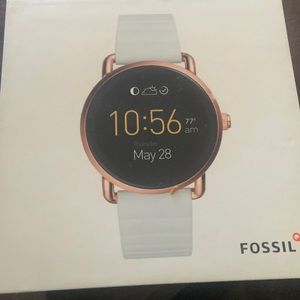 Gold smartwatch fossil